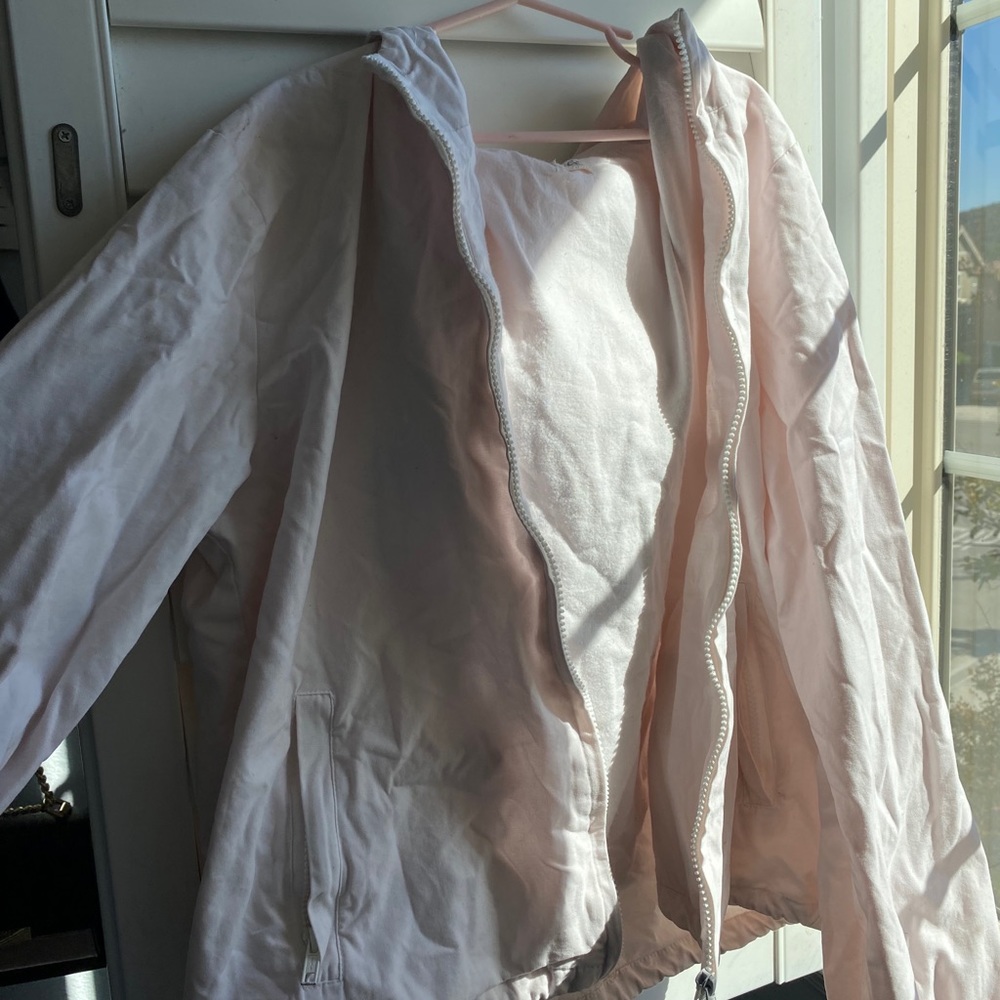 RARE BRANDY MELVILLE ZIP UP